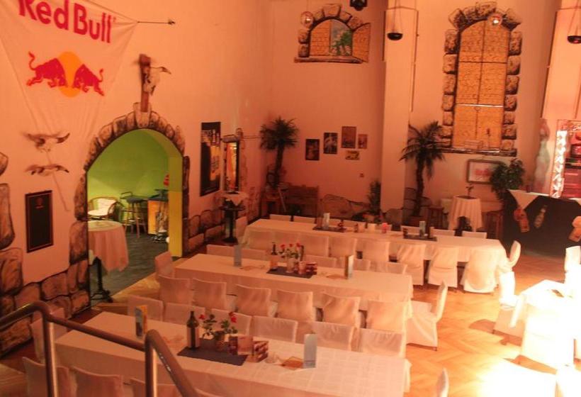 Hotel Und Restaurant Die Burg 20