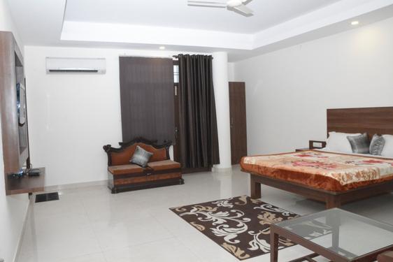 Adebha Hotels Ranjana Heritage 13