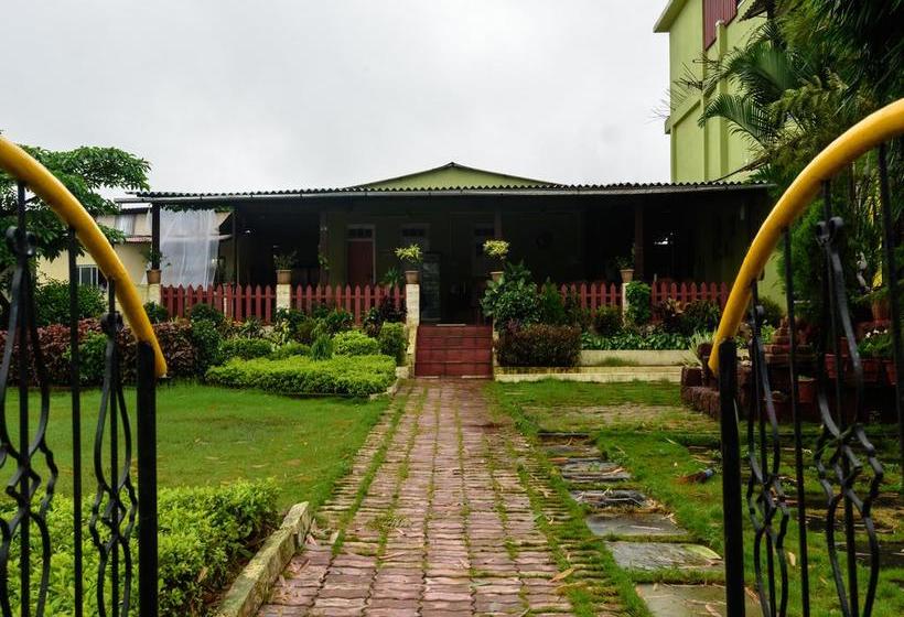 Hotel Oyo Escapes Valley View Lonavala 1