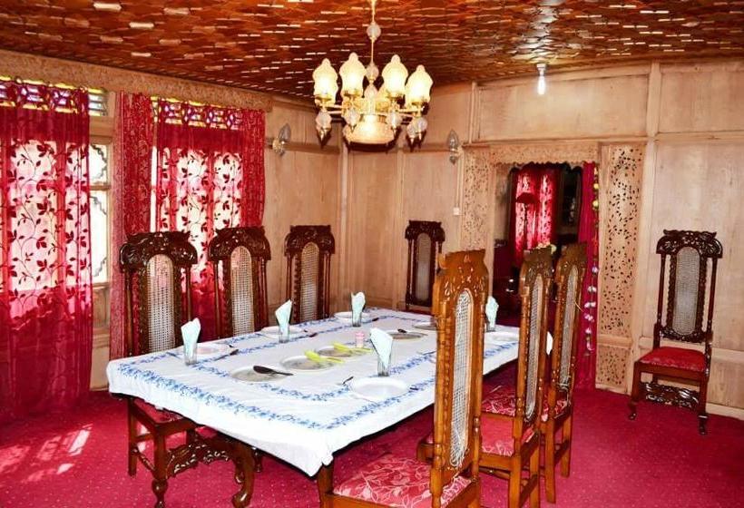 Bed and Breakfast New Pala Palace 2