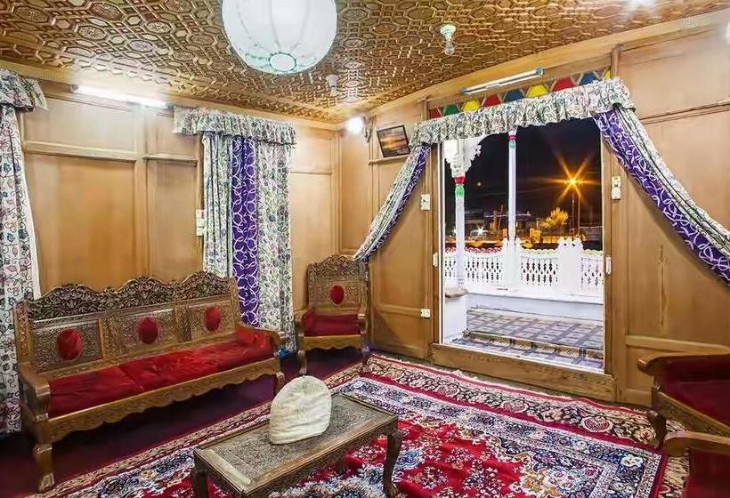 Bed and Breakfast New Pala Palace 3