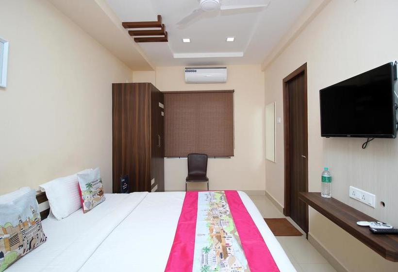 Bed and Breakfast Aadvik Sai Residency 16