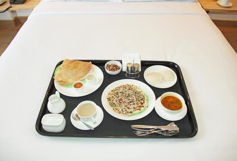 Bed and Breakfast Aadvik Sai Residency 8