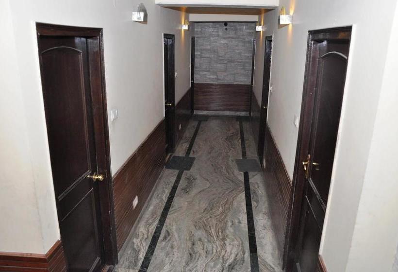 Bed and Breakfast Shimla Holiday Inn 14