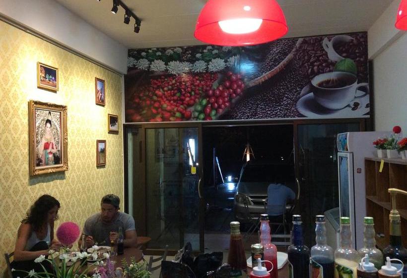 Amaretto Hostel & Amaretto De Coffee Home 16