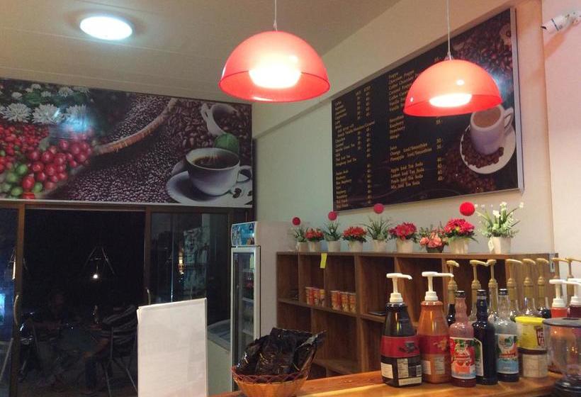 Amaretto Hostel & Amaretto De Coffee Home 8