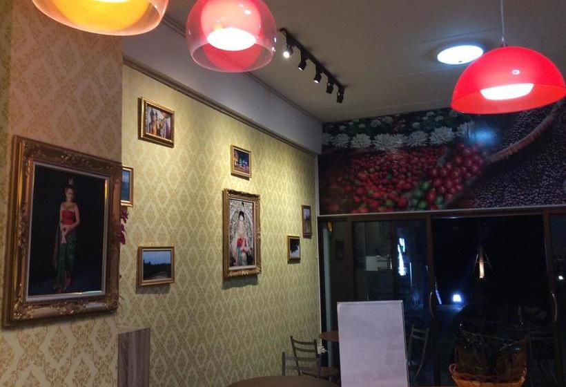 Amaretto Hostel & Amaretto De Coffee Home 9