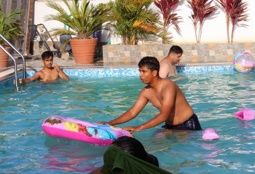 Hotel Golden Berry 1