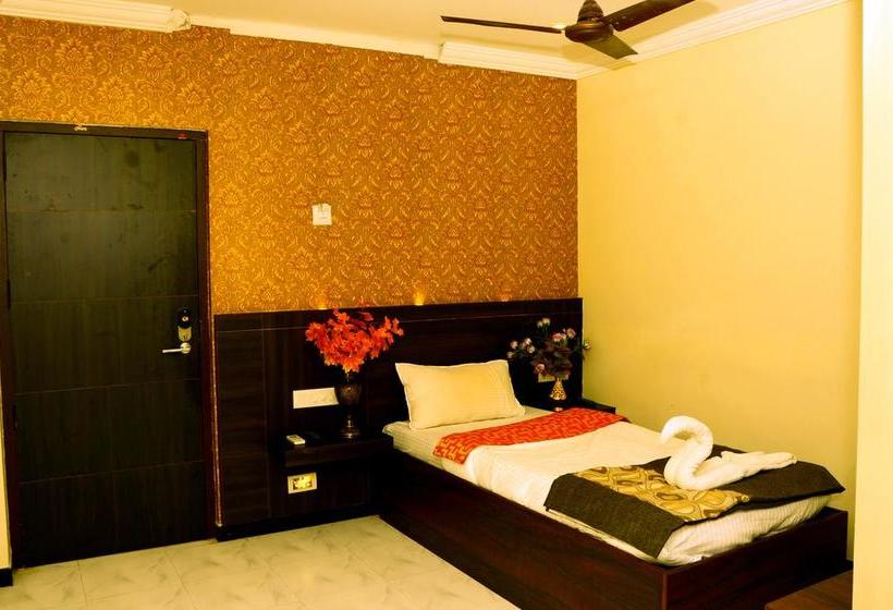 Hotel Gowtham 9