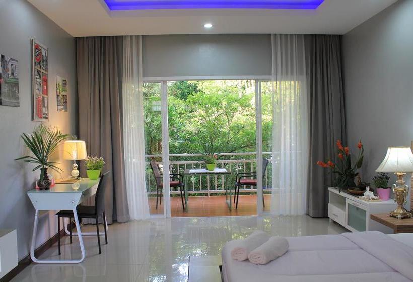 Hotel Eat N Sleep 12