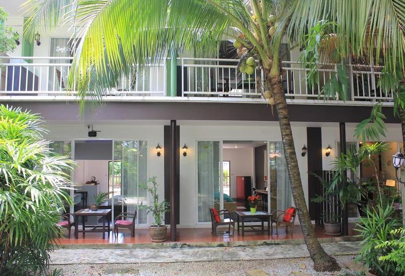 Hotel Eat N Sleep 13