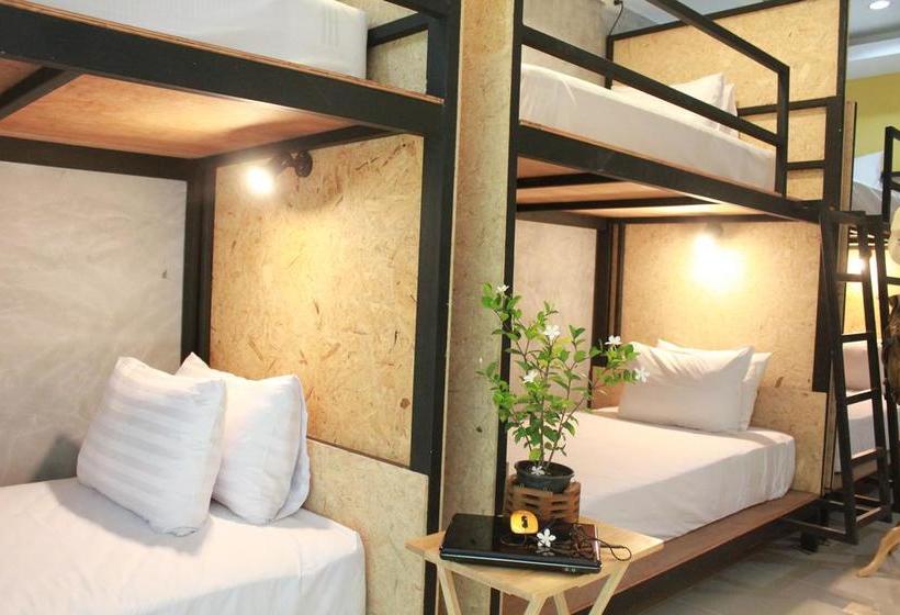 Hotel Eat N Sleep 16