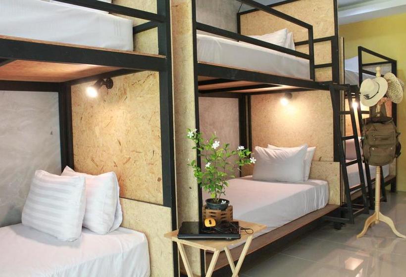 Hotel Eat N Sleep 17