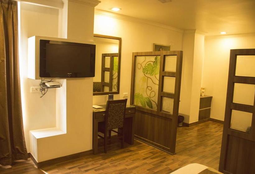 Fabhotel Aay Kay Model Town 3