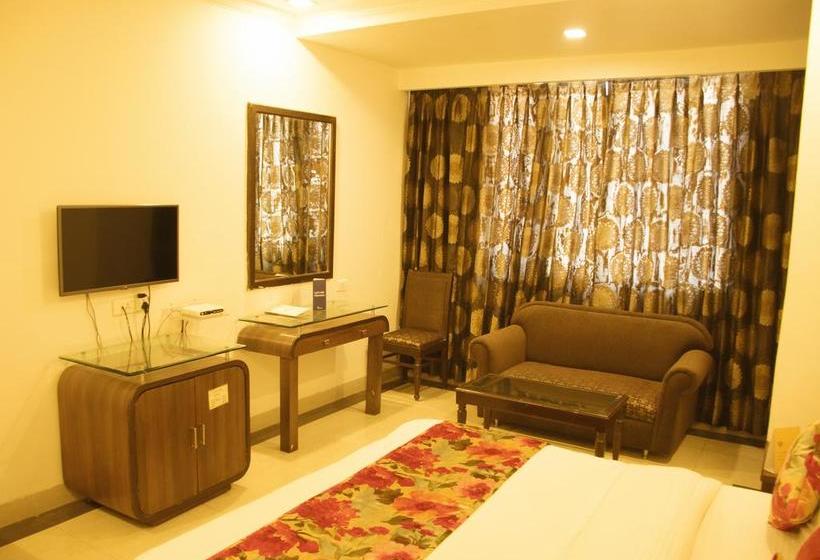 Fabhotel Aay Kay Model Town 5