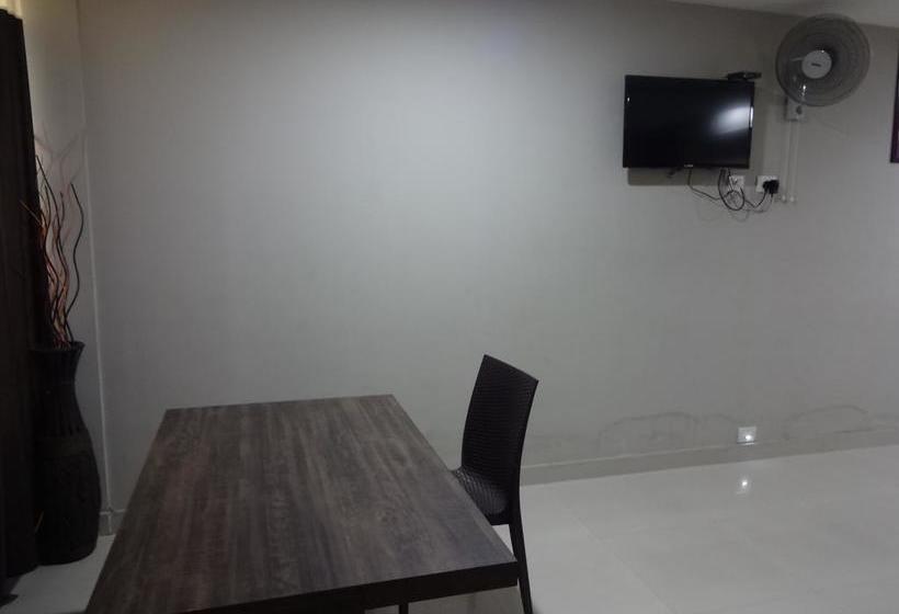 Bed and Breakfast Begonia Residency 9