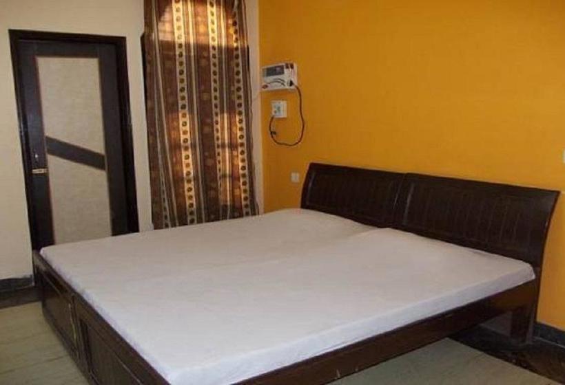 Hotel Bajaj Inn