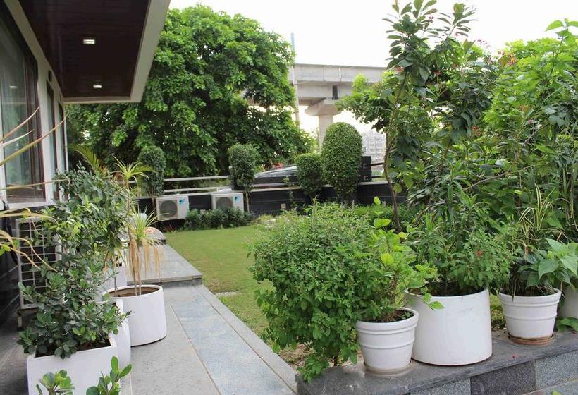 Hotel North East Residency 9