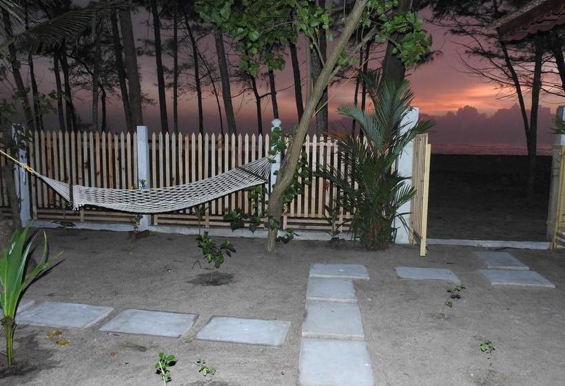 Hotel Alleppey Beach Garden 1