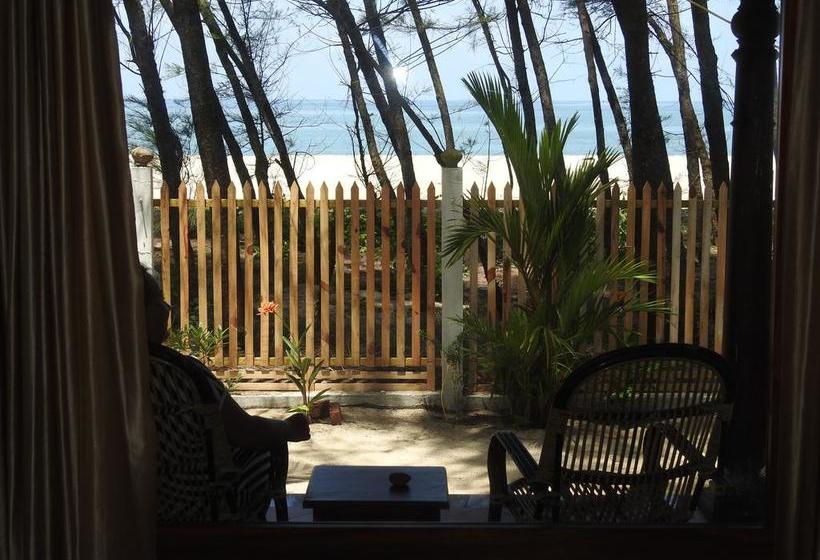 Hotel Alleppey Beach Garden 11