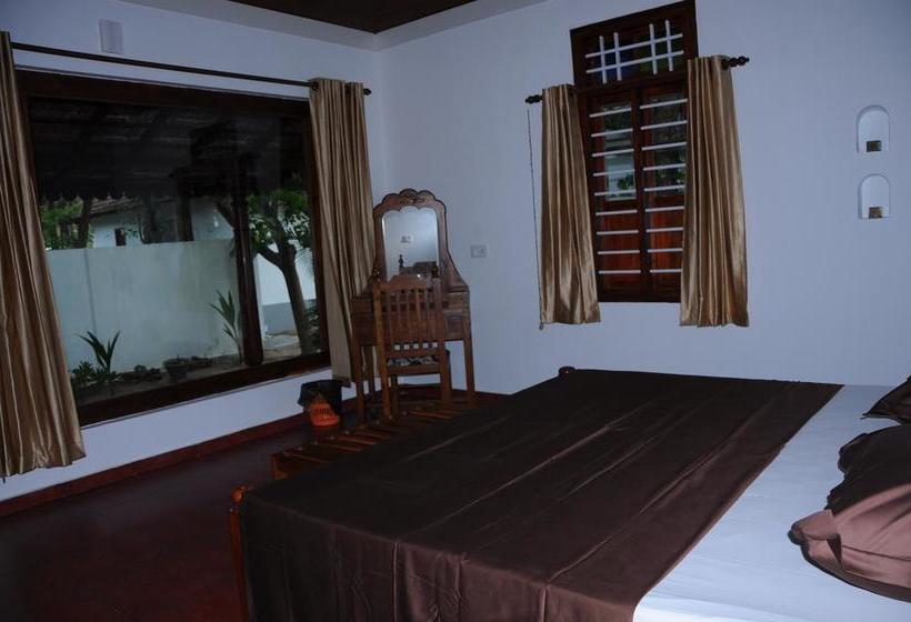 Hotel Alleppey Beach Garden 17