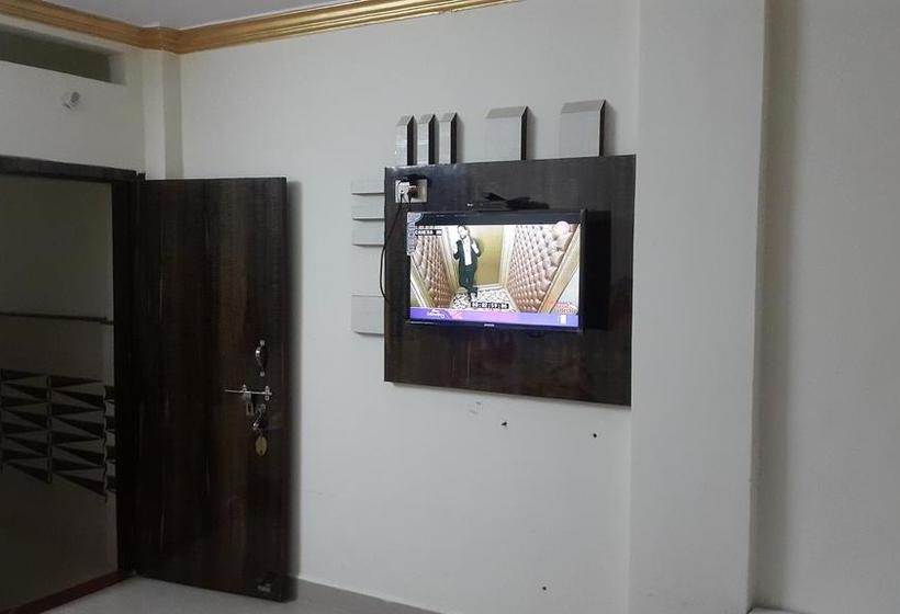 Hotel Madhur Milan 8