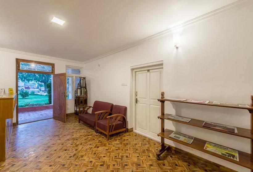 Resort Treebo Whispering Meadows 18