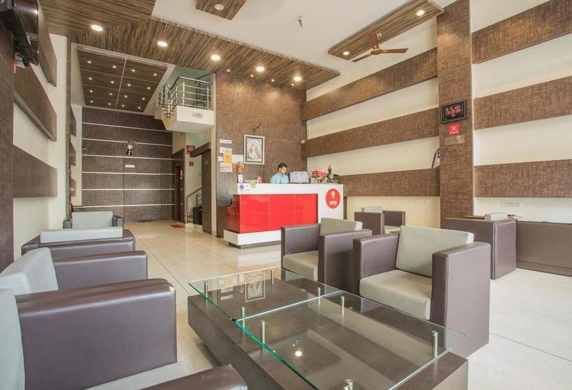 Hotel Oyo 4042 Madhumilan Square 1