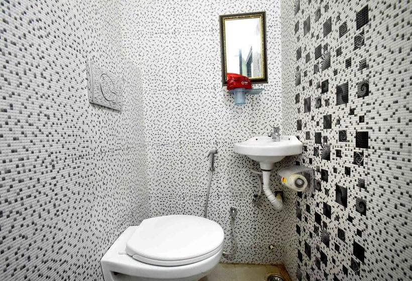 Hotel Oyo 4042 Madhumilan Square 17