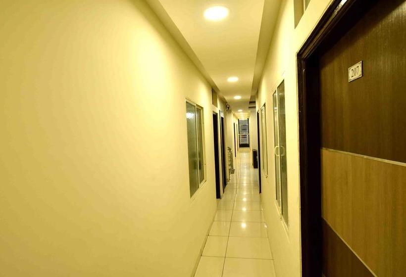 Hotel Oyo 4042 Madhumilan Square 18