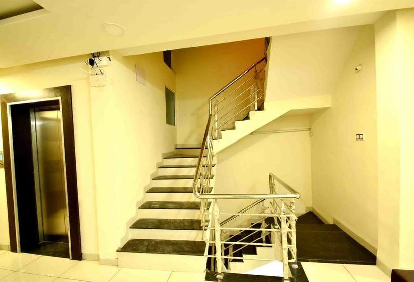 Hotel Oyo 4042 Madhumilan Square 19