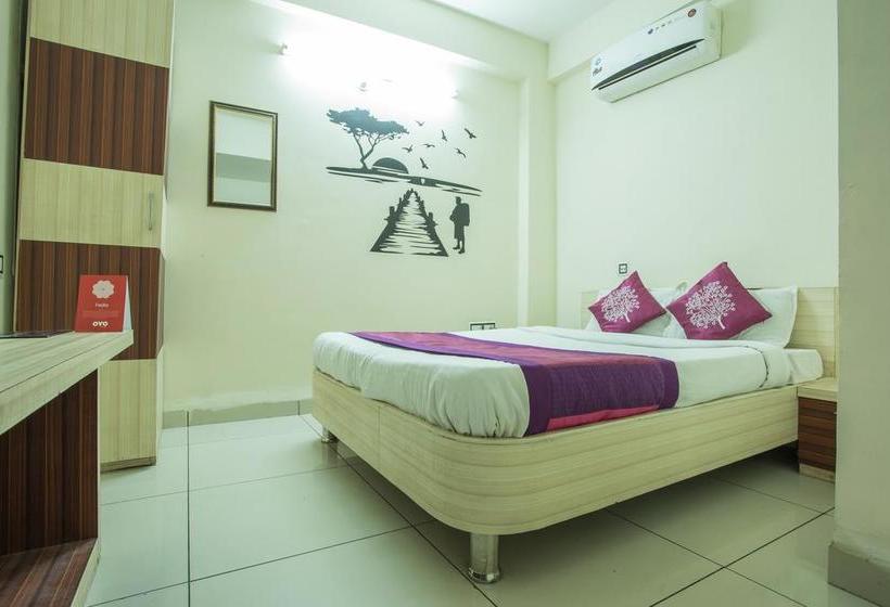 Hotel Oyo 4042 Madhumilan Square 4