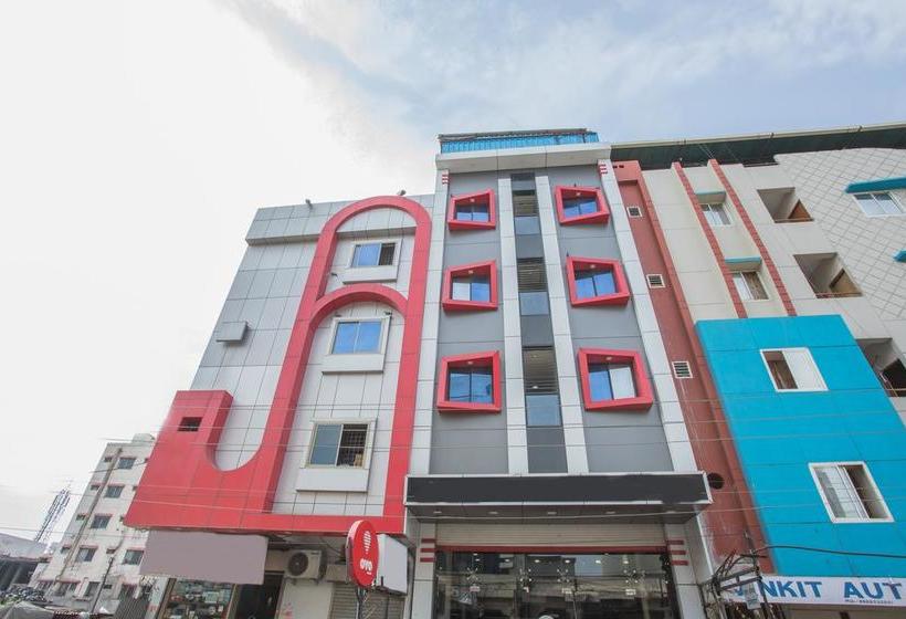 Hotel Oyo 4042 Madhumilan Square 5
