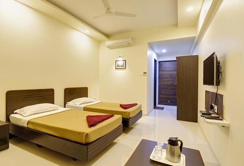 Hotel Galaxy Lodge 12