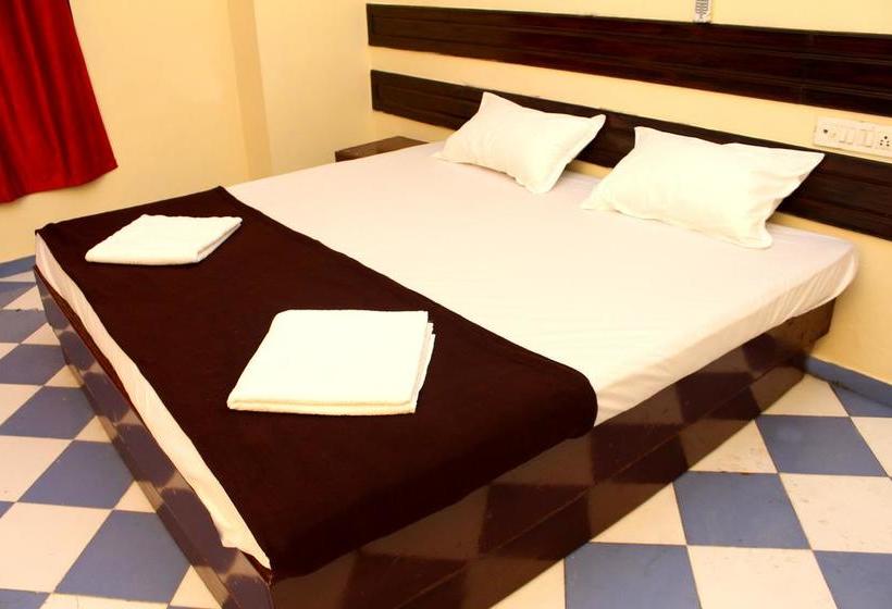 Hostel Metro City Residency 1