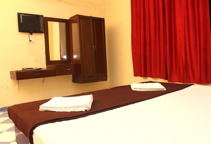 Hostel Metro City Residency 3