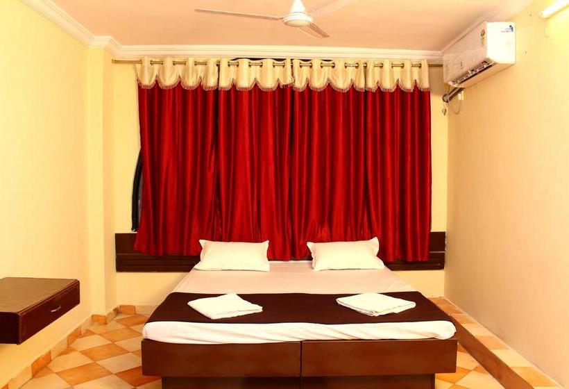 Hostel Metro City Residency 4