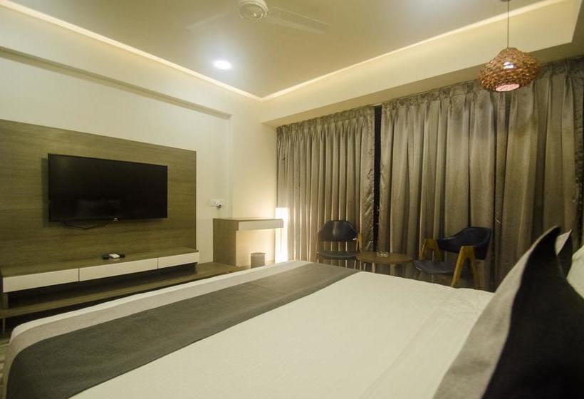 Hotel Grand Elegance 11