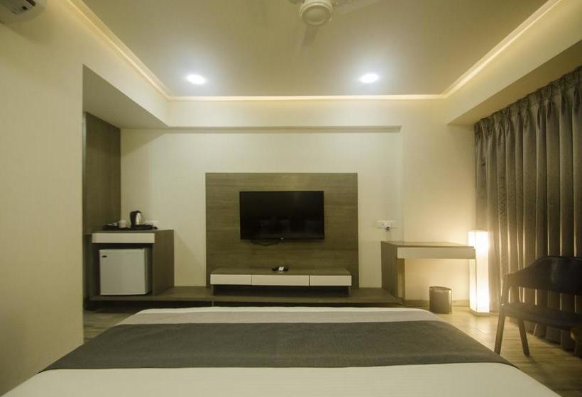 Hotel Grand Elegance 12