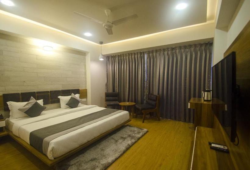 Hotel Grand Elegance 6