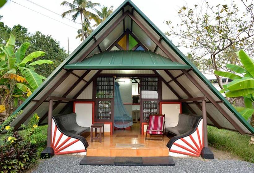 Kadaloram Beach Resort 12