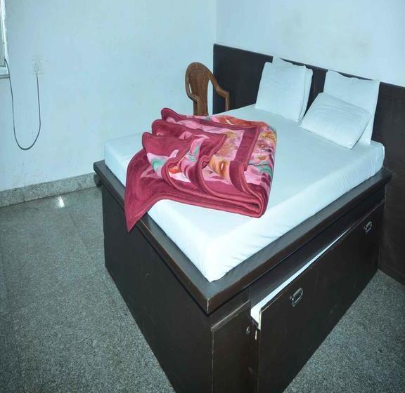 Hotel Avtar Palace 16