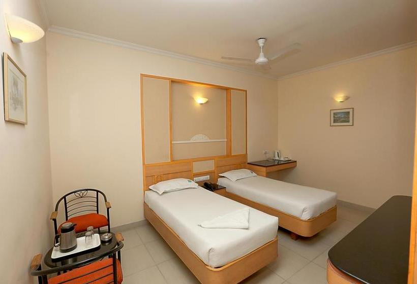 Hotel Iswariyaa 4