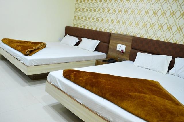Hotel Mahakal Ashray 9