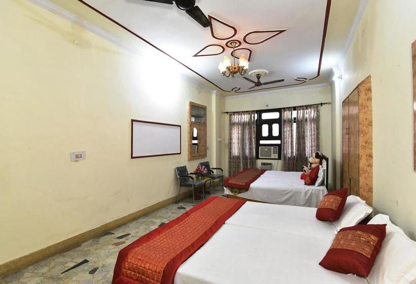 Wow Backpackers Hostel 1