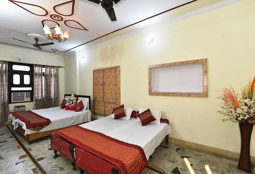 Wow Backpackers Hostel 2