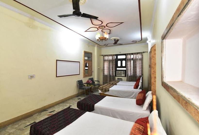 Wow Backpackers Hostel 4