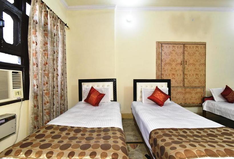 Wow Backpackers Hostel 6