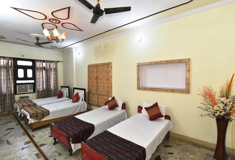 Wow Backpackers Hostel 8