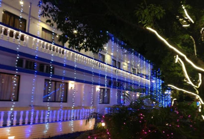 Hotel The Blue Lagoon Resort 9